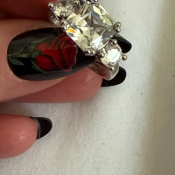 Elegant 925 Silver Women's Ring - Picture 11 of 11